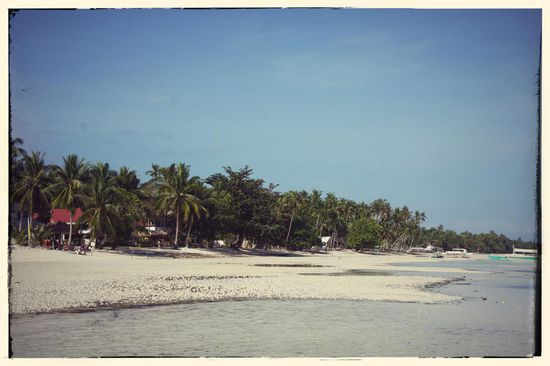 Blick nach Rechts wo ausser ein paar kleineren Resorts u. Restaurants nicht mehr viel kommt