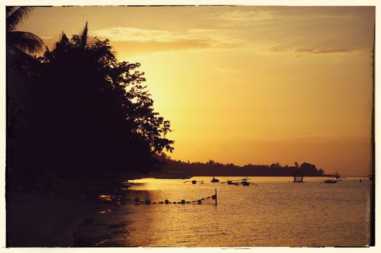 Dann doch lieber den Sonnenuntergang vor unserem Hotel geniessen.
