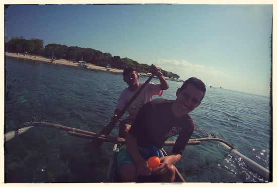 Mit kleinen auslegerbooten gings direkt raus zur riffkante