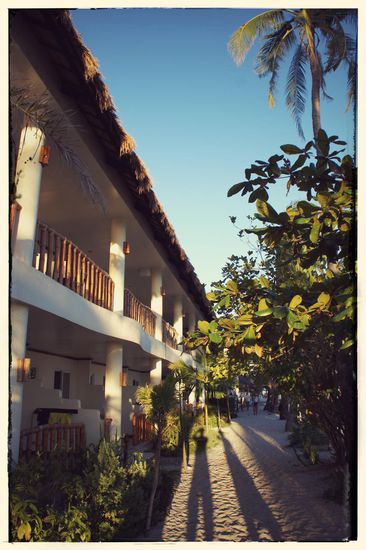 Mein Gott, hab ich nen langen Schatten! Unser Zimmer befindet sich unten, ungefähr da wo mein Kopf endet 