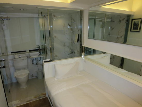 Stolze 8 qm Wohnfläche nenne ich hier mein Zuhause, wobei ich das ja daheim auch gewohnt bin