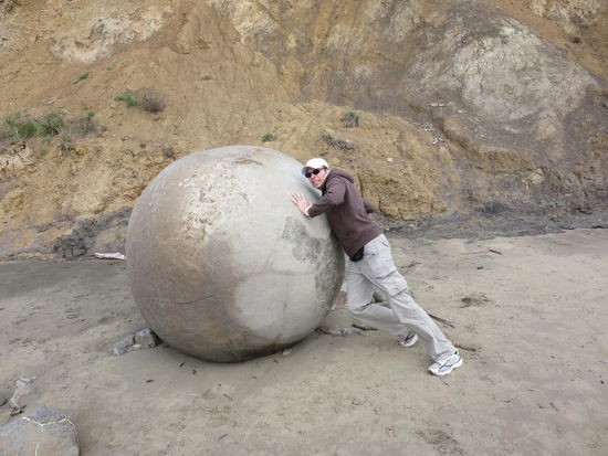 Wenn schon alle kleinen Steine weg sind, wollte ich mal den Anfang machen und ein etwas anderes Souvenir mitbringen ... Ihr könnt es gerne mal hier in NZ besuchen, es liegt noch 