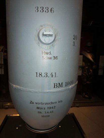 Und auch im Zweiten Weltkrieg war die deutsche gruendlichkeit niemals in Gefahr ...