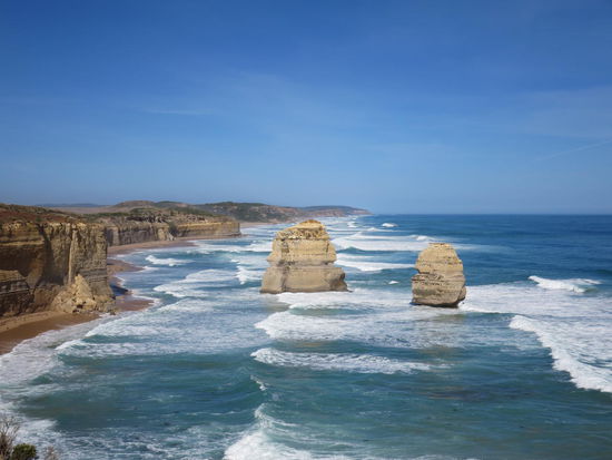 Eigentlich waren sie eh nur 9,und als 2005 einer eingestürzt ist nur noch 8, aber 12 klang einfach besser 