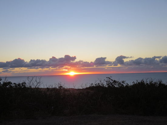 ... sowie einen Sonnenuntergang auf dem weg zurück nach Adelaide.
