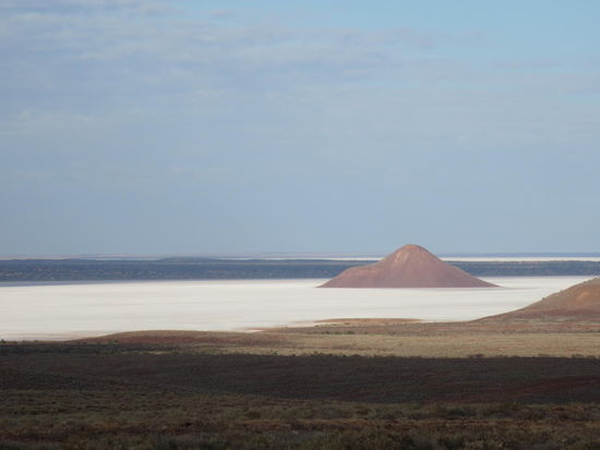 Salzsee Nummer 1 aus der Ferne