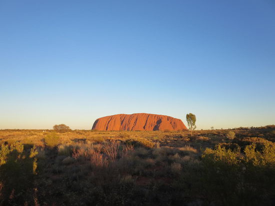 Das ist er jetzt aber, der Uluru ...