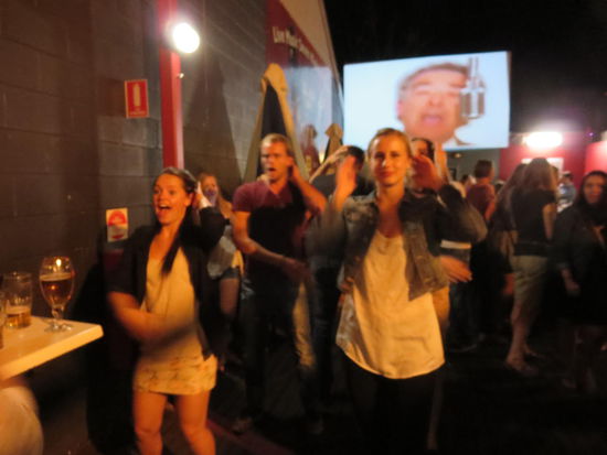 Eh, Macarena  (Wer da wohl angefangen hat zu tanzen ...) 