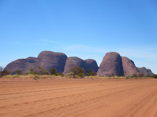 Die Olgas von der Sandstrasse aus
