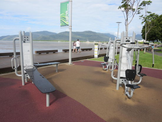 Kostenlose Fitnessgeräte an der Promenade
