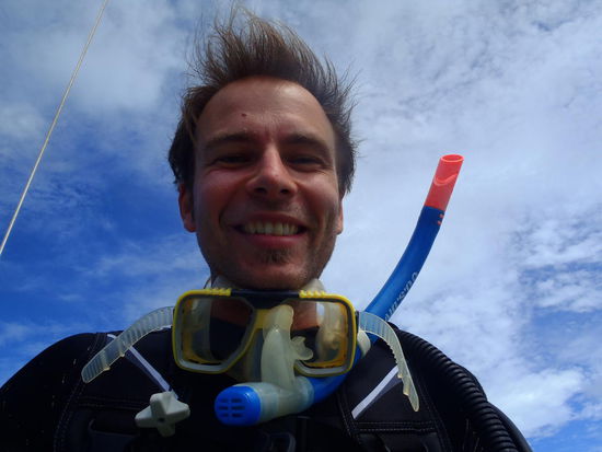 Ja, ich hatte die Handgriffe auch nach 9 Jahren Tauchabwesenheit gleich wieder drauf!