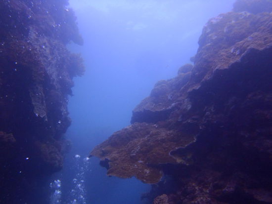 Teilweise ging es durch enge Schluchten oder Höhlen hindurch