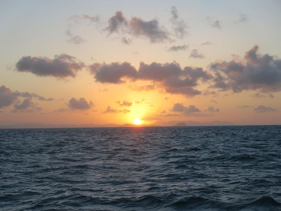 Sonnernuntergang der ersten Nacht