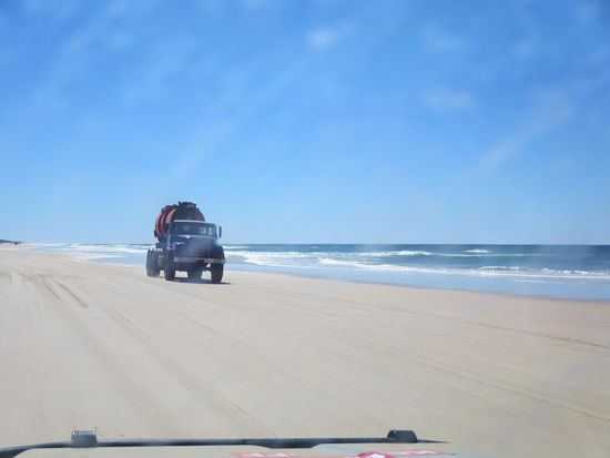 "Highway" aus Sand, wobei auch hier natürlich Linksverkehr gilt ...