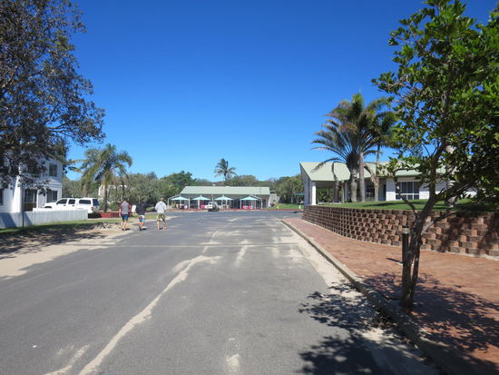 Eurong, die "Hauptstadt" von fraser und einziger Ort, wo ich geteerte Strassen und ein Resort gesehen habe