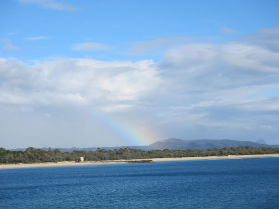 Rainbow Beach??? Nein, nur ein Regenbogen über Noosa Beach 