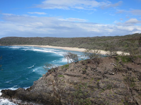 Ein noch entfernter Blick auf Alexandra Beach ...