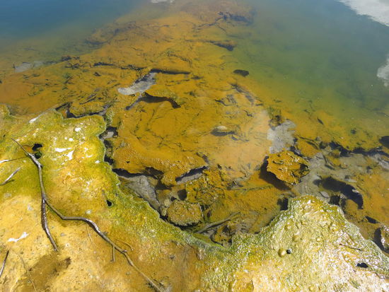 Schwefelablagerungen - drum stinkts hier auch so ...