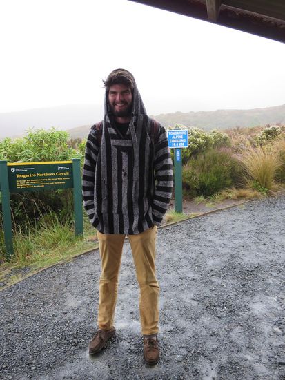 ... aber immerhin hatte ich wärmere Sachen an als Sam (man beachte die "Wanderstiefel") 