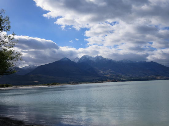 Lake Wakatipu am nächsten Morgen, von unserem Übernachtungsort Glenorchy/Kinloch aus