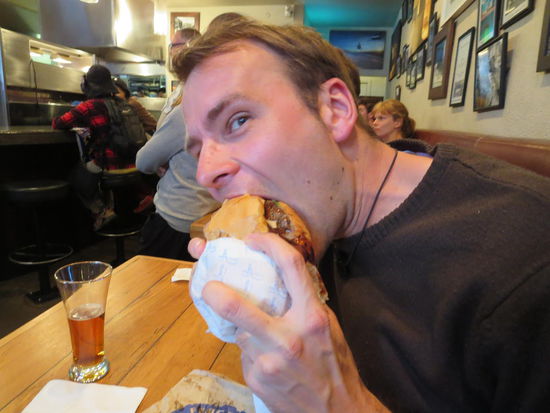 "Mr Big Stuff-Burger", das "dickste Ding" auf der Karte  Naja, nach über 300 gefahrenen Kilometern auch mehr als verdient ...