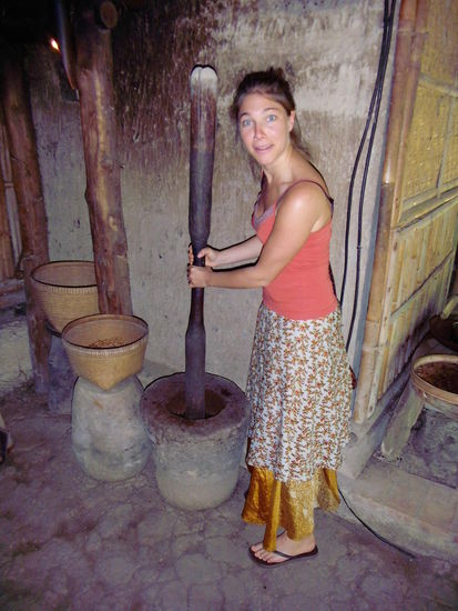 Ich am Kaffee mahlen