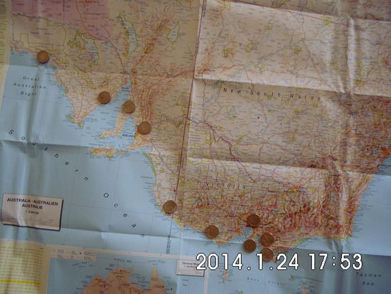 2 Teil der Landkarte
von rechts nach links
Ceduna (nur ein kurzer Stop zum Tanken), Lucky Bay nach Kadina mit der Fähre (das war auch echt klasse), Adelaid mit Übernachtung und Autotausch,
Mount Gambier, dann Great ocean Raod (oh ich schmelze noch dahin) und dann Melbourne (tolle Stadt), Philip Island (Känguru streicheln und andere spannende Tiere von Australien sehen), bei Lucas Mama wohnen, Wilsons Prom National Park - das war echt auch ein Highlight