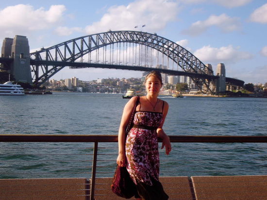 Im Hafen von Sydney.... Harbour Bridge mit mir im Vordergrund