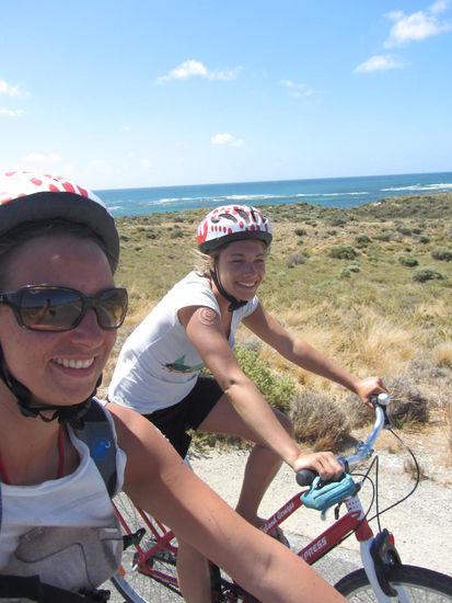 unsere Radel und die super schicken Helme