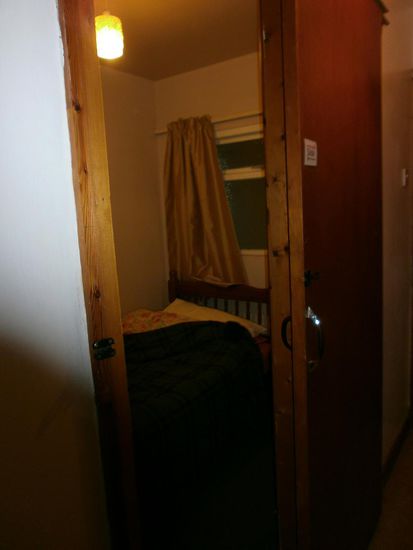 Der Blick in mein Zimmer vom Flur bzw. von der Küche aus
