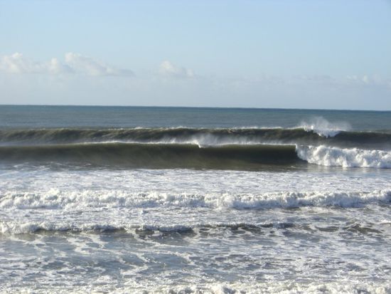 Perfekter Swell in Oakura Beach