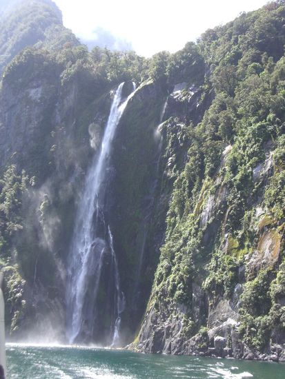 Einer der zahlreichen Wasserfaelle