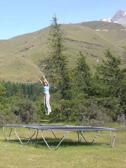 Die kleine Lena hat Spass