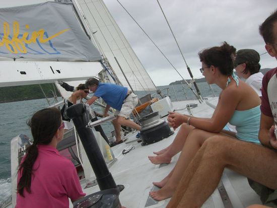 Alle "durften" mal mithelfen die Segel zu setzen