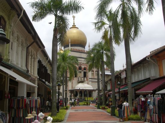 Und die größte Moschee, Zutritt nur für Männer!