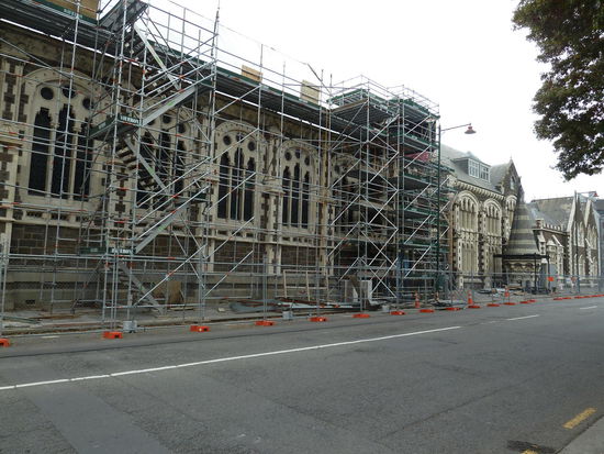 und fast komplett Eingerüstet war