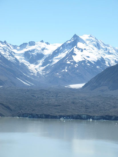 Das ist die "Abbruchkante" vom Gletscher