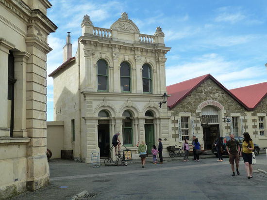 Eingang zur Harbour Street - das Gebäude n der Mitte ist das Harbour Board Office
