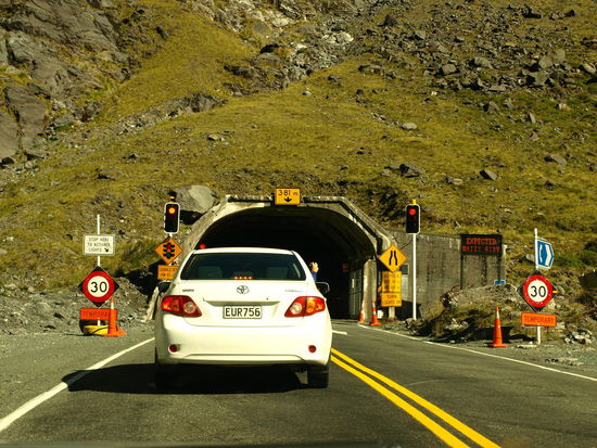 Der Homer Tunnel in Richtung Milford Sound