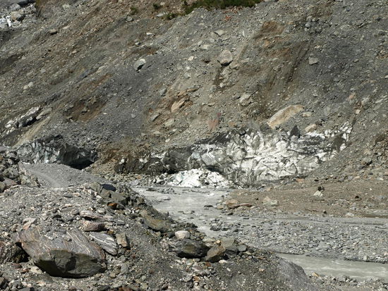 Links die kleine "Arche" ist schon ziemlich abgetaut