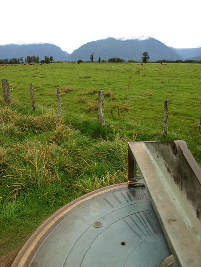 Man konnte mit den Zeiger einen Gipfel anvisieren, um dann nachzulesen um welchen Berg es sich handelt, aber da ja keine Gipfel zu sehen waren, machte das jetzt auch keinen großen Sinn