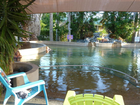 Und da isser - der Hot Mineral Pool - angenehme 37Grad und sehr überfüllt wie ihr sehen könnt