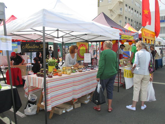 Der Wochenmarkt - hier gab es alles von Gemüse über Wolle bis hin zu Tappas