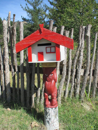 Ein Maori-Briefkasten