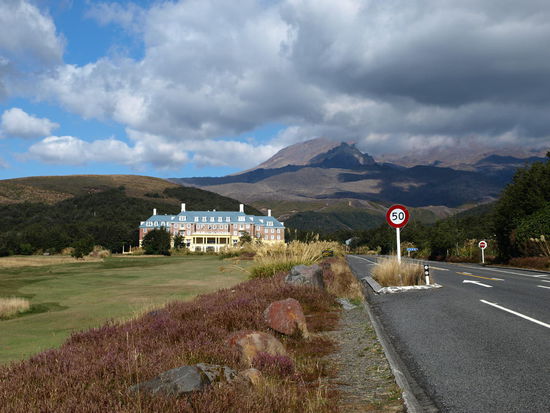 Weiter Richtung Tongarino Nationalpark und dem Skigebiet liegt das Chateau Tongarino