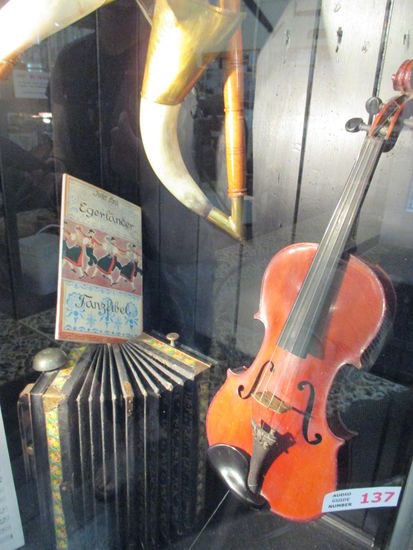 Bei der Egerländer Tanzfiebel musste ich schon schmunzeln