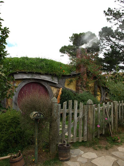 Dieser Hobbit ist wohl grad zu Hause und heizt ein