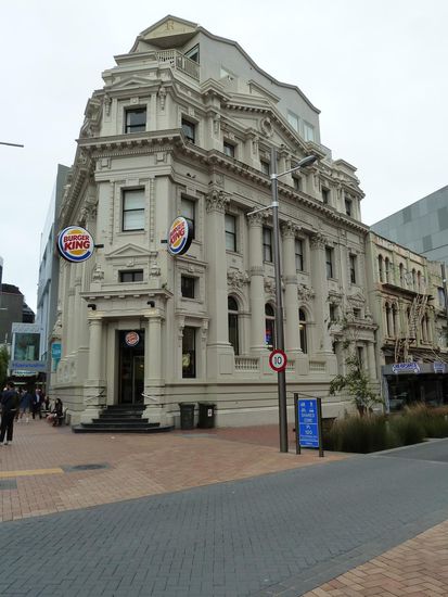 Ab der Lower Cuba Street haben die Fürgänger zwar Vorrang, aber da da teilt man sich die Straße mit Radfahren und auch vereinzelnten Autos.