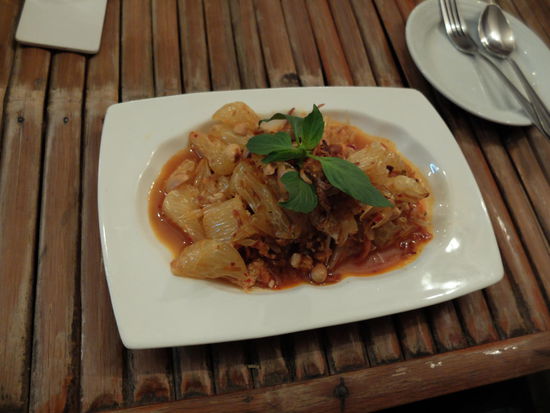 mein absoluter Favorit - Pomelosalat mit etwas Hühnchen und leckerer Chilisauce ----- mmh krieg ich schon wieder Hunger