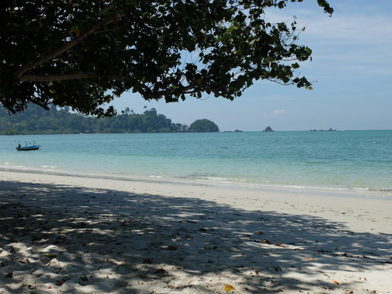 der Strand davor nach rechts